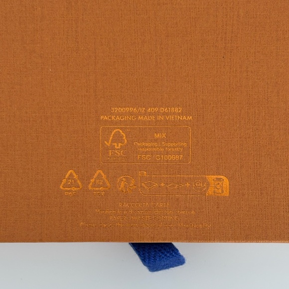 Louis Vuitton Box with gift card & ribbon - Picture 5 of 6